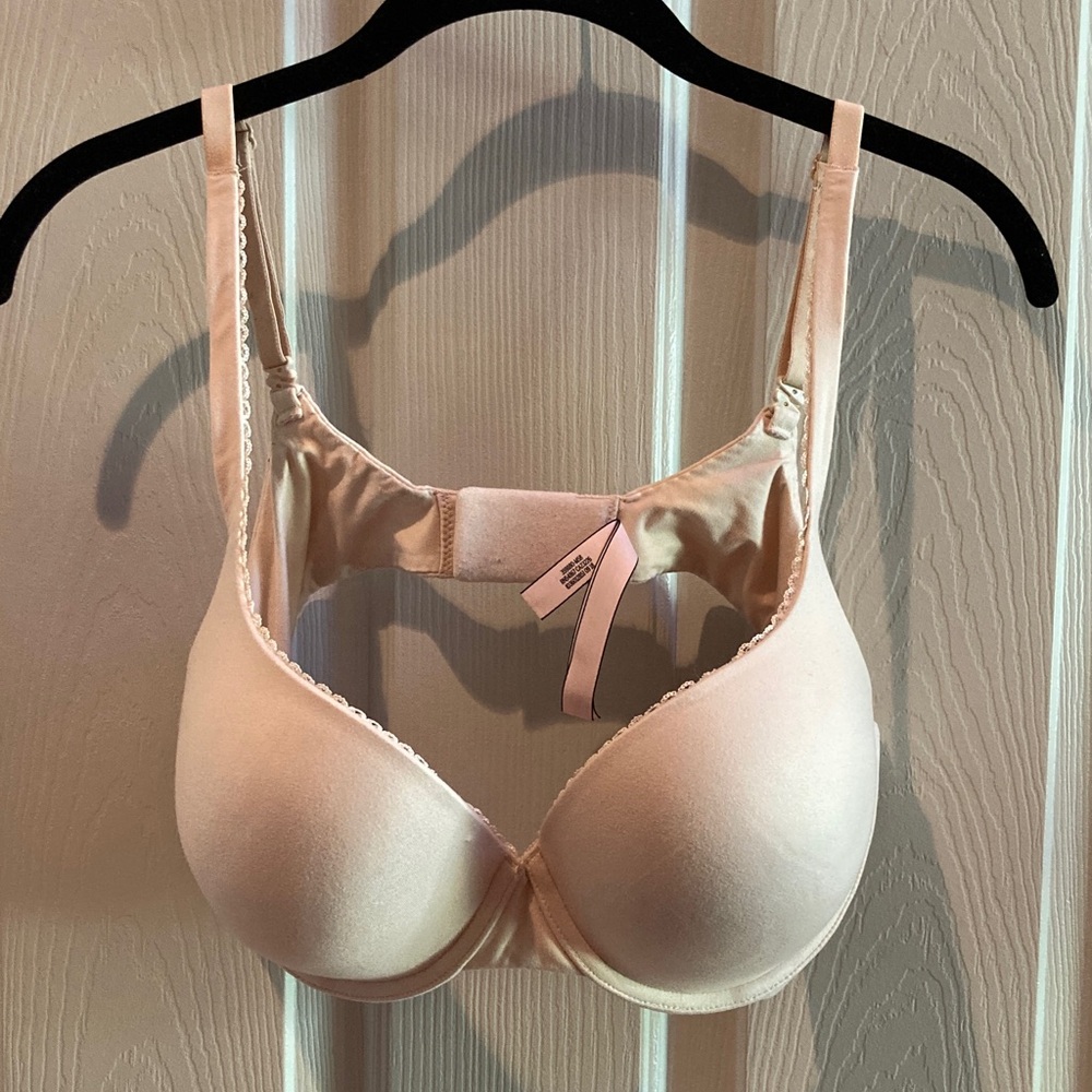 EUC Victoria's Secret Cream Bra